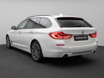 Fahrzeugabbildung BMW 520d SportLine Kamera Panorama HUD H/K AHK LED