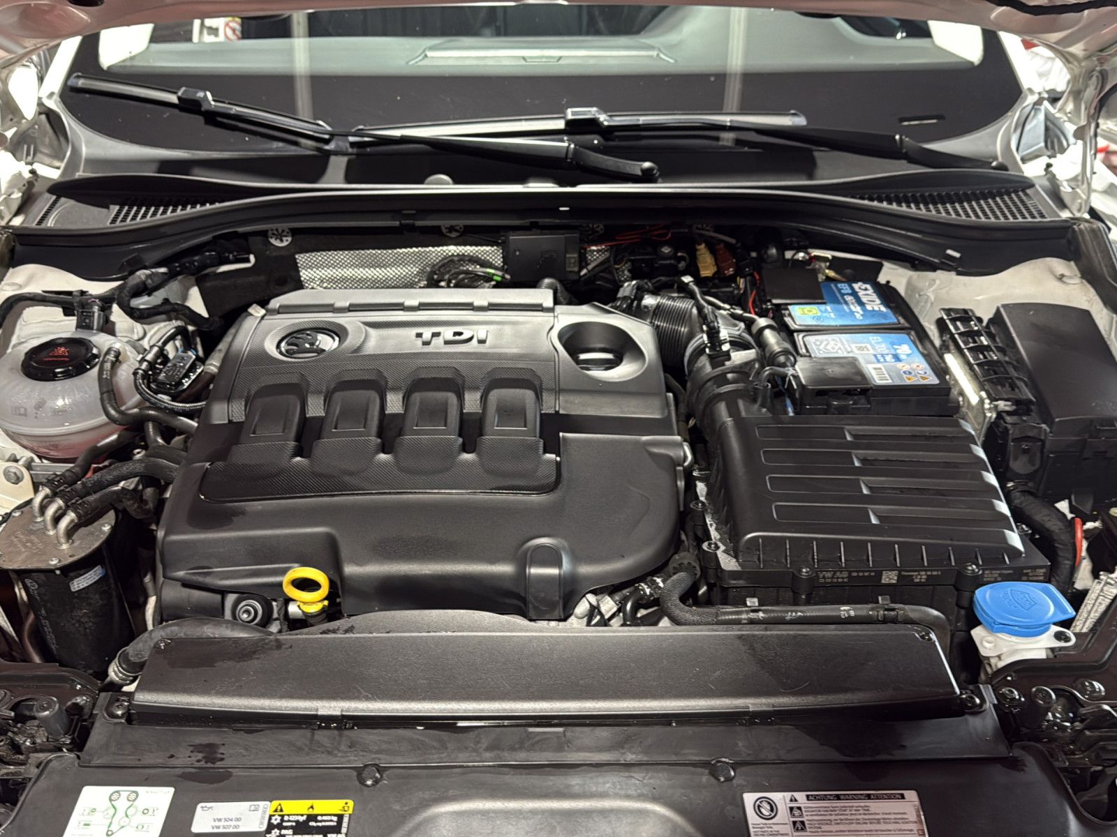 Fahrzeugabbildung SKODA Superb Combi Premium Edition/ AHK