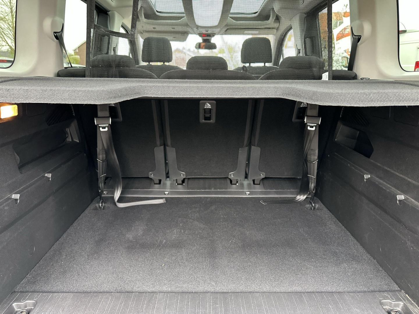 Fahrzeugabbildung Citroën Berlingo 1.2 M PT 130 S&S EAT8 Shine AHK Navi AC
