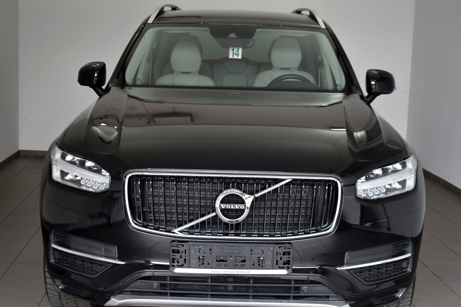 Fahrzeugabbildung Volvo XC90 Momentum D5 AWD Leder,Navi,LED,Pilot Assist