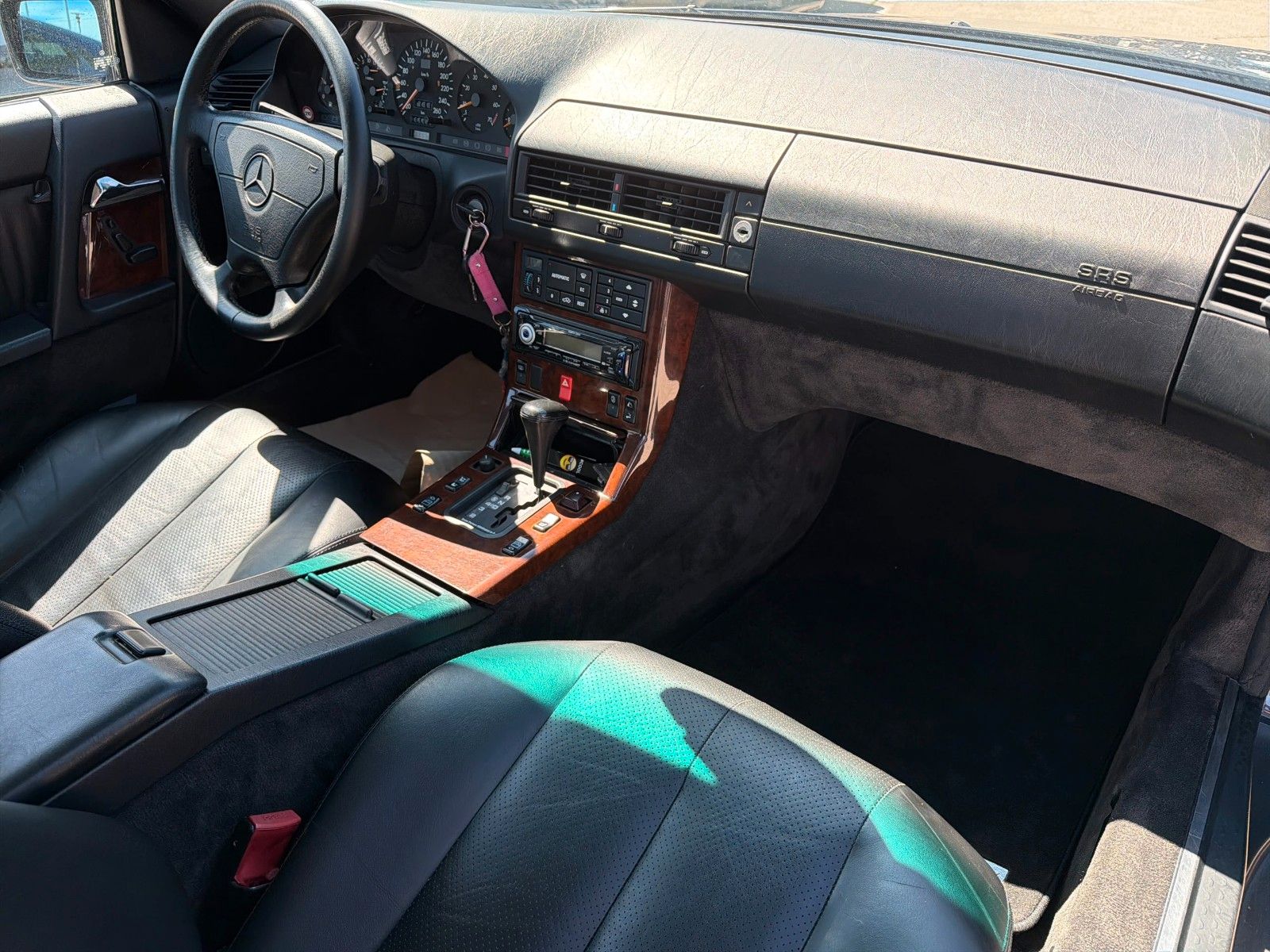 Fahrzeugabbildung Mercedes-Benz SL 320