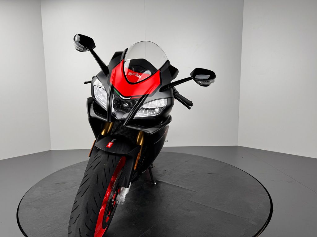 Fahrzeugabbildung Aprilia RSV4 RR *ARROW *TOP-ZUSTAND *2. HAND