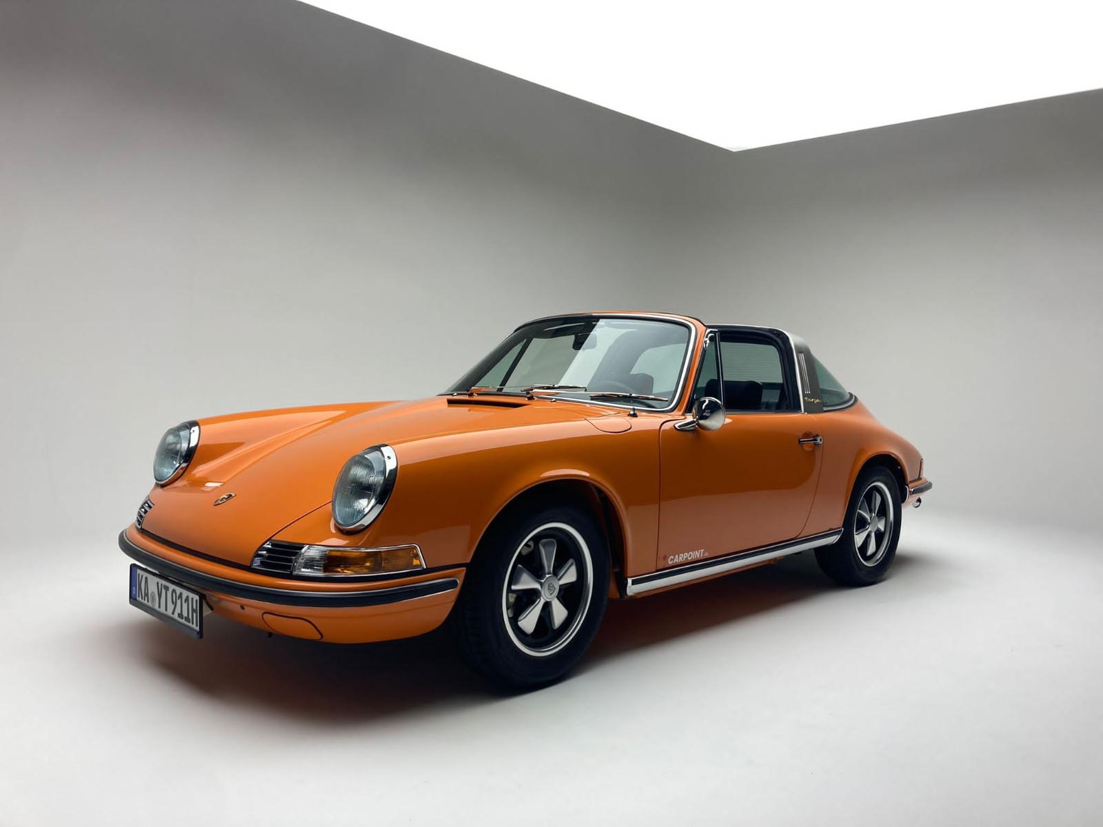 Porsche 911 S 2.2 targa signal orange neu restauriert