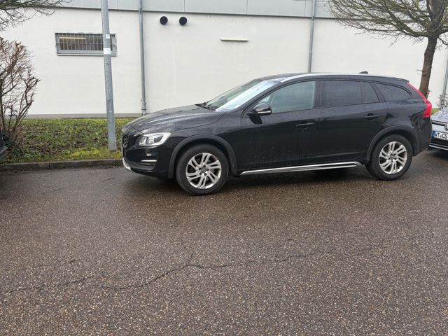 VOLVO V60 CC