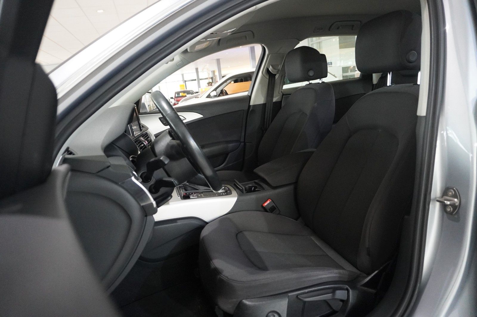 Fahrzeugabbildung Audi A6 Avant 2.0 TFSI QUATTRO NAVI/LED/KAMERA/SH/TÜV