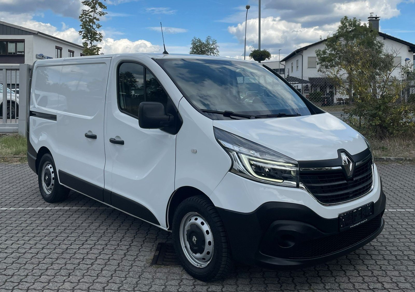 Renault Trafic - 1