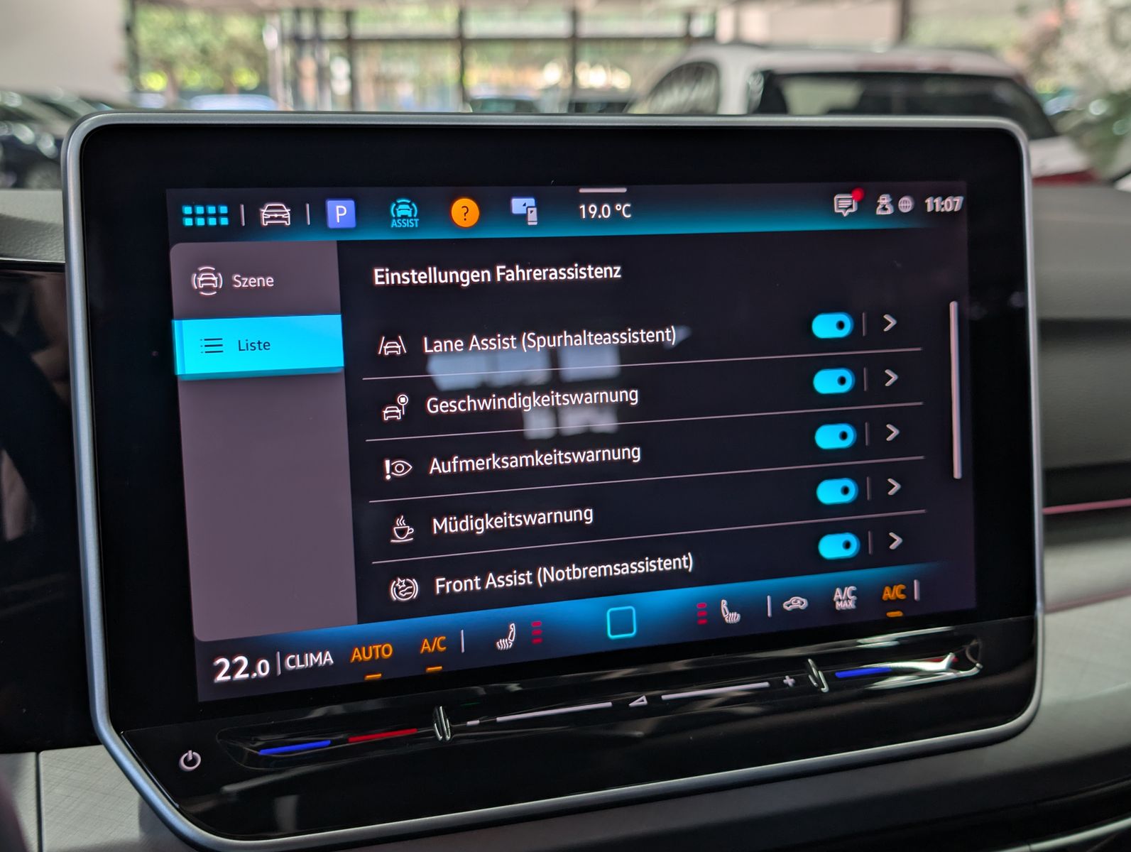 Fahrzeugabbildung Volkswagen Golf 1.5 TSI Life ACC LED SHZ VIRT AMBI APP BHL