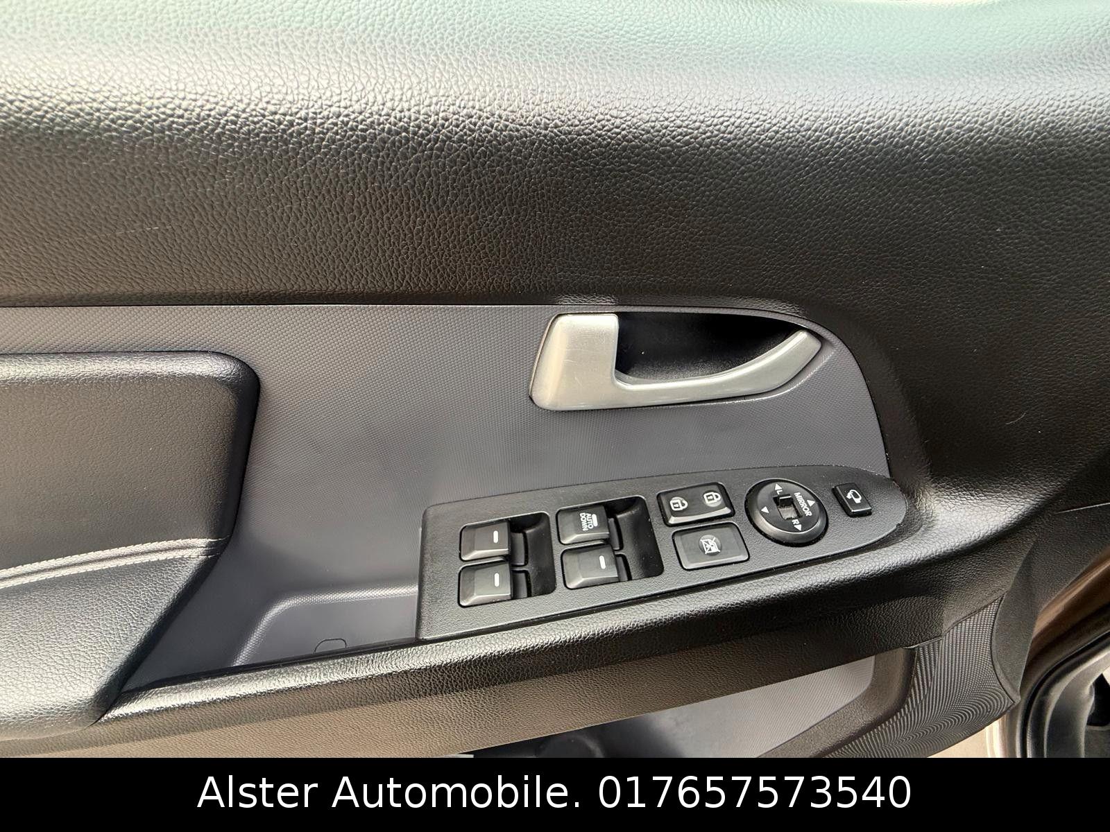 Kia Sportage Spirit 4WD,Automatik,Panorama,leder,Nav