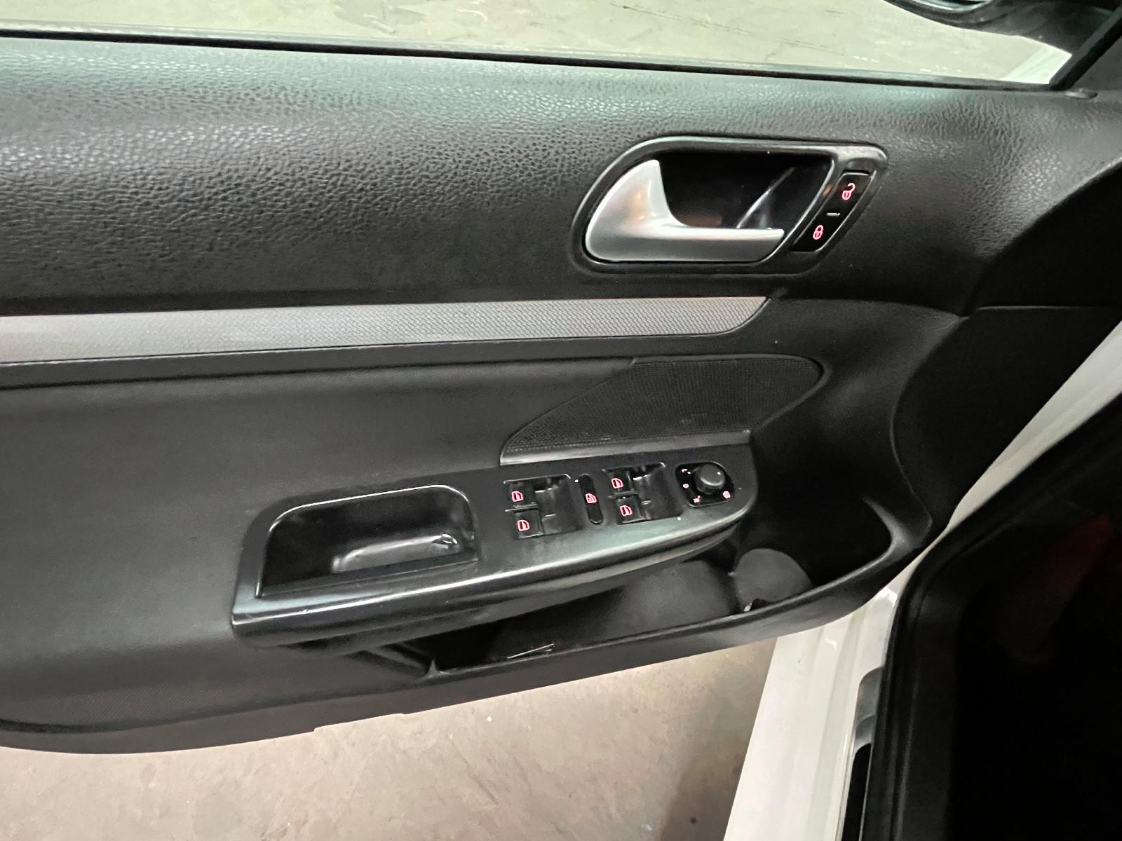 Volkswagen Golf 2013 — photo 18