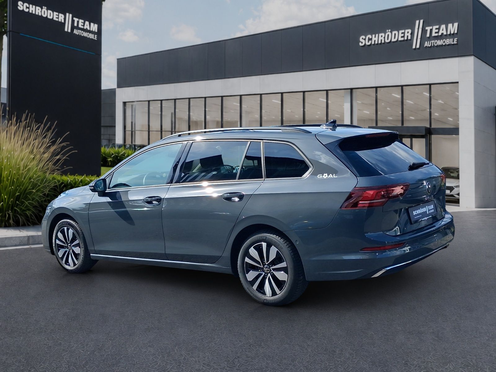 Volkswagen Golf VIII Variant 1.5 l eTSI DSG Life ACC SHZ RF foto 3