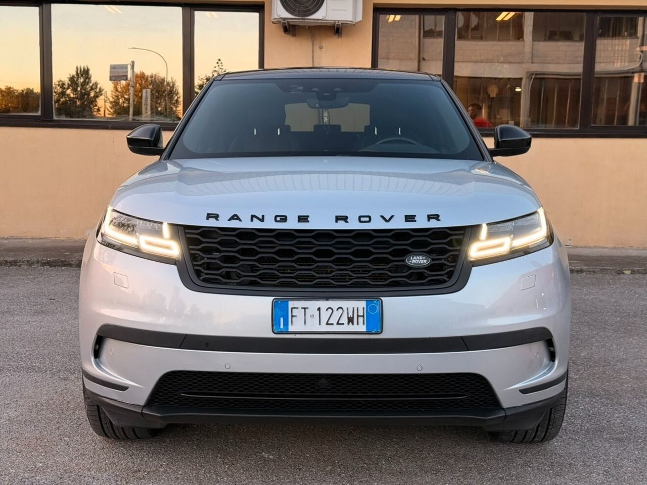 Land Rover Range Velar 2.0D I4 240 CV R-Dynamic  imagem 2