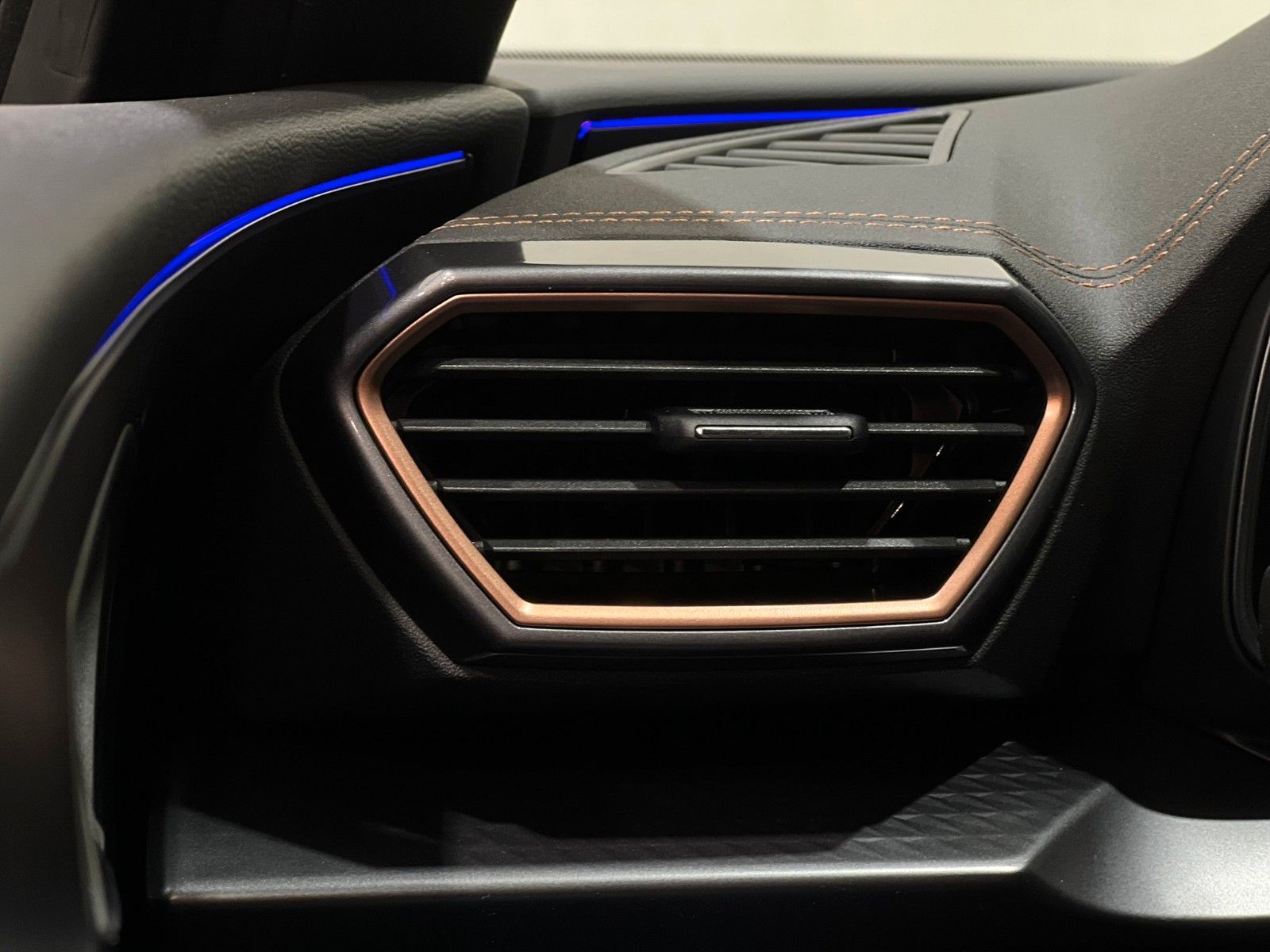 Fahrzeugabbildung CUPRA Leon Sportstourer 1.5 TSI - ACC - Keyless - AHK