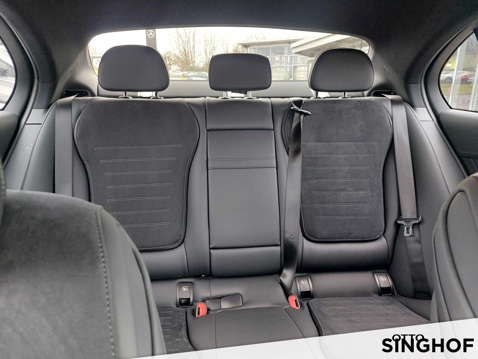 Fahrzeugabbildung Mercedes-Benz C 220 d AMG eff.3,99%+AHK+LED+Distronic+360+TOTW