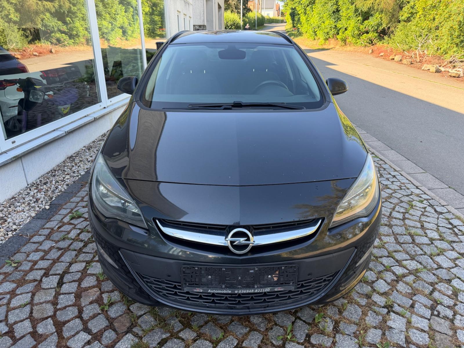 Opel Astra J Sports Tourer Style