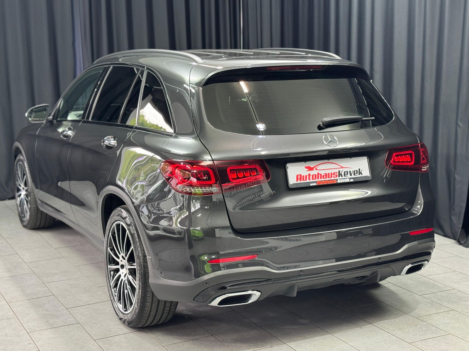 Fahrzeugabbildung Mercedes-Benz GLC 400 d 4Matic|AMG-LINE|AHK|STANDHEIZUNG|