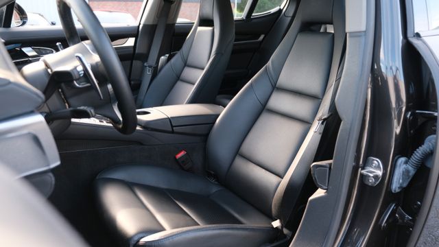 Fahrzeugabbildung Porsche Panamera Platinum Edition/Jahreswagenzustand!