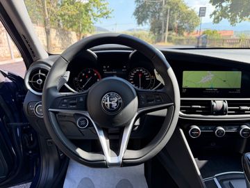 Alfa-Romeo Giulia - 11