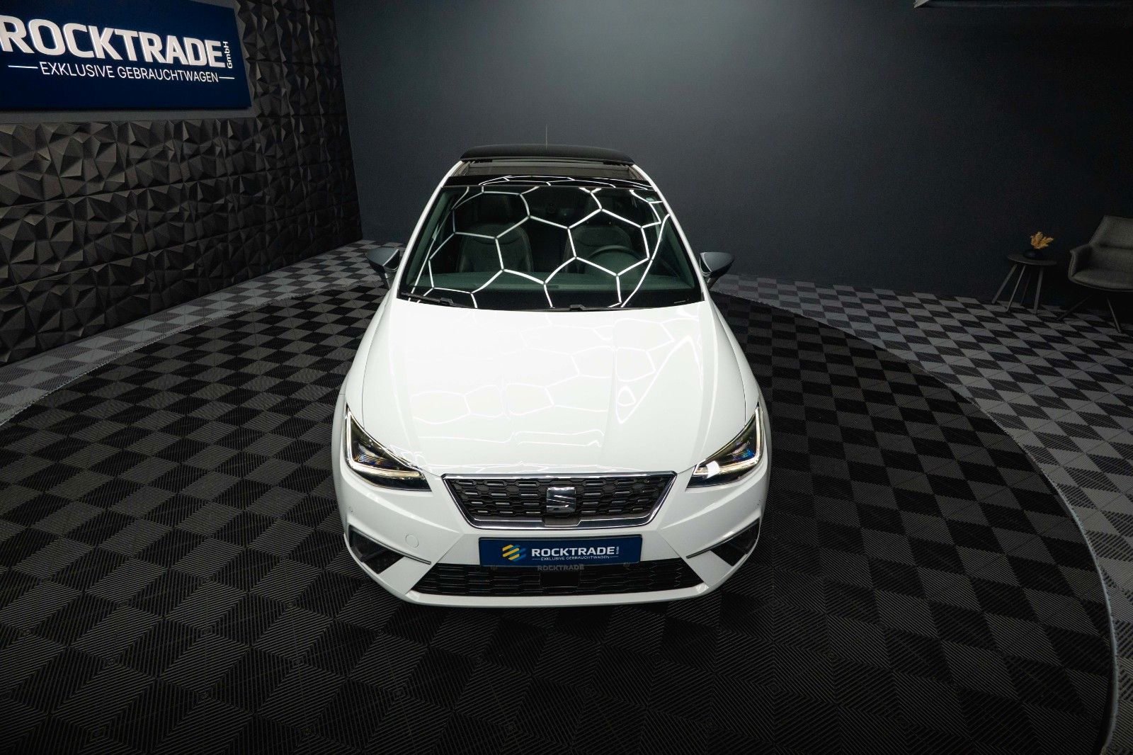 Fahrzeugabbildung SEAT Ibiza Xcellence Sport DSG *LED*Panorama*Kamera*