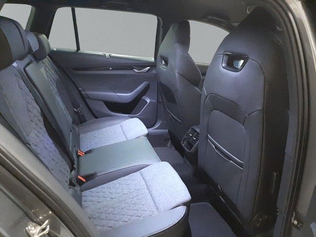 Fahrzeugabbildung Skoda Octavia Combi Sportline 1.5TSI AHK 19" HeadUp