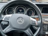 Mercedes-Benz E 250 ELEGANCE Autom. ELEGANCE - Mercedes-Benz Gebrauchtwagen Privatanbieter