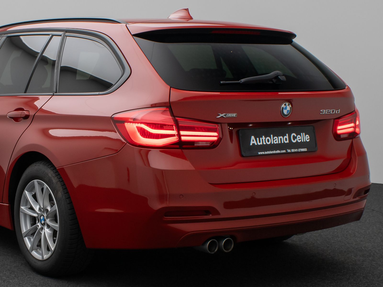 Fahrzeugabbildung BMW 320d xD Navi Lordos PDC LED Komfort AHK Sport