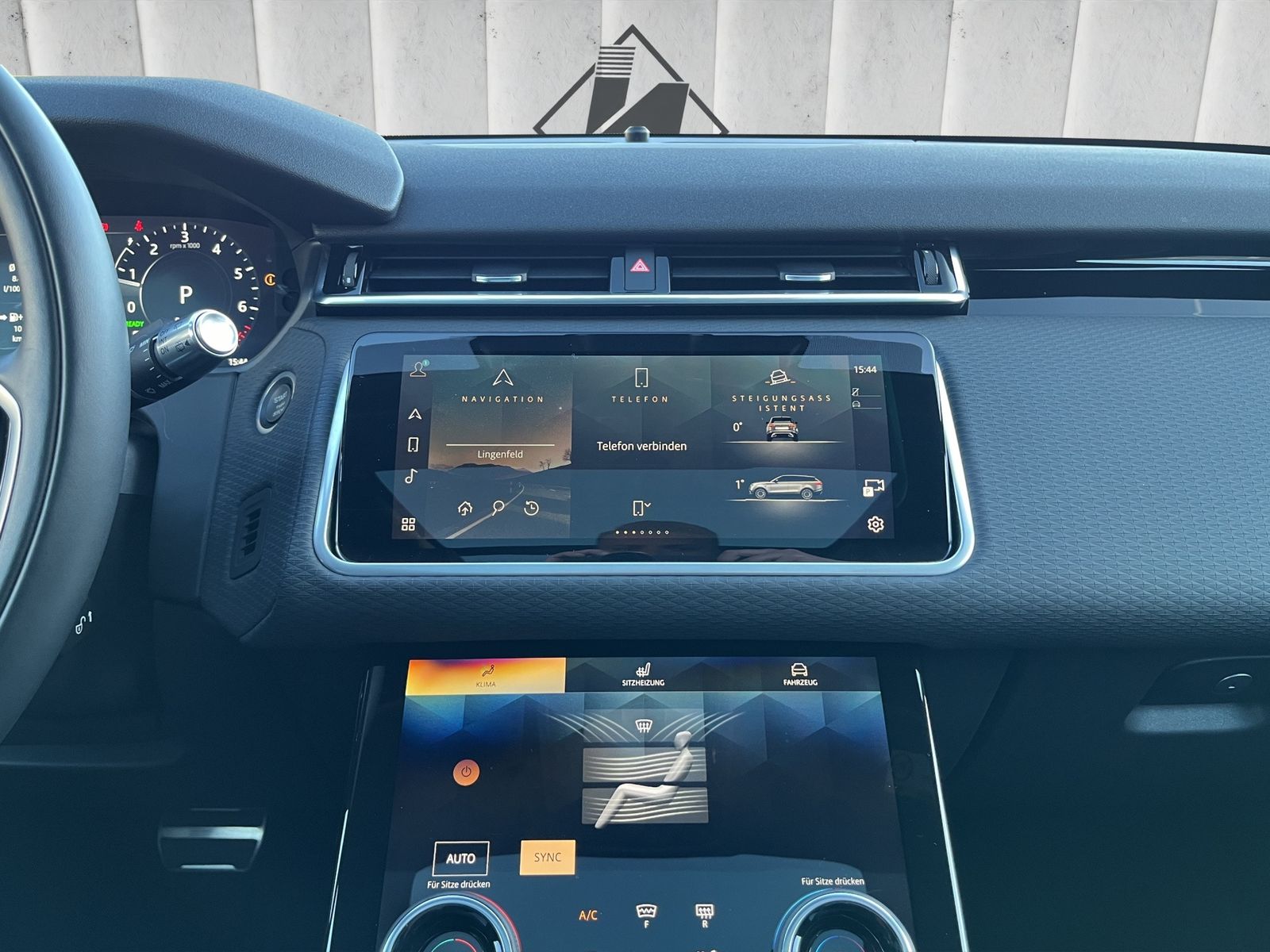 Fahrzeugabbildung Land Rover Range Rover Velar Velar P400e R-Dynamic*BlackEdi