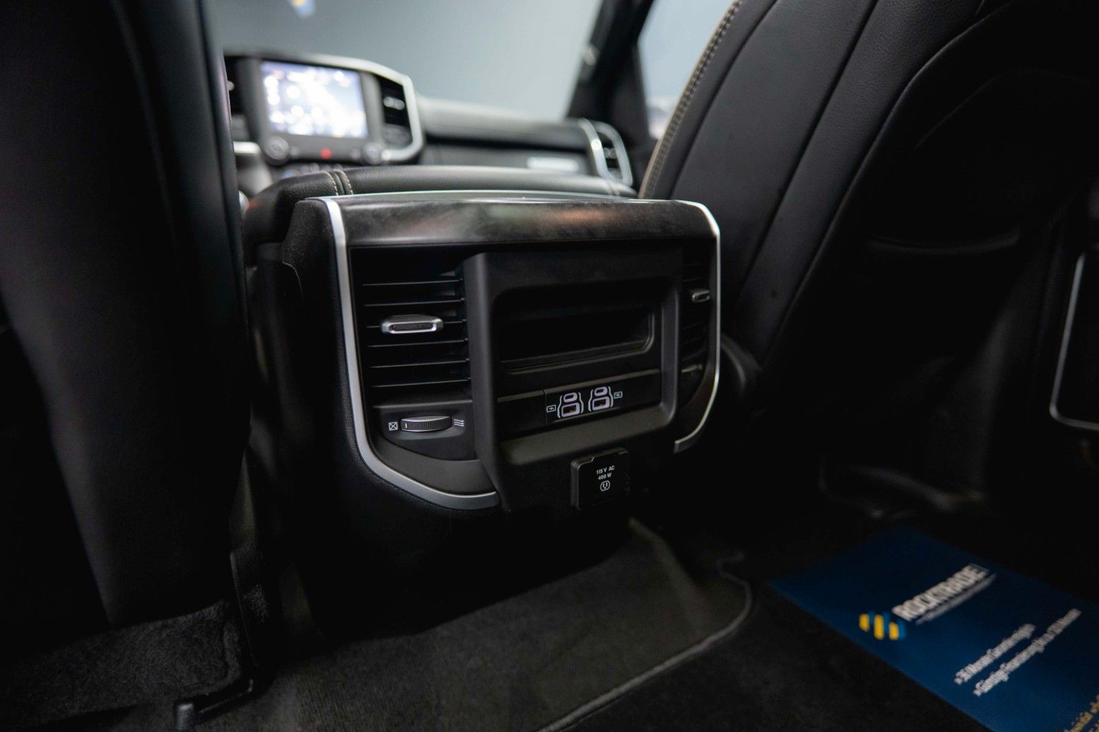Fahrzeugabbildung Dodge RAM 5.7 V8 HEMI 4x4 Night LARAMIE Pano LED 19%