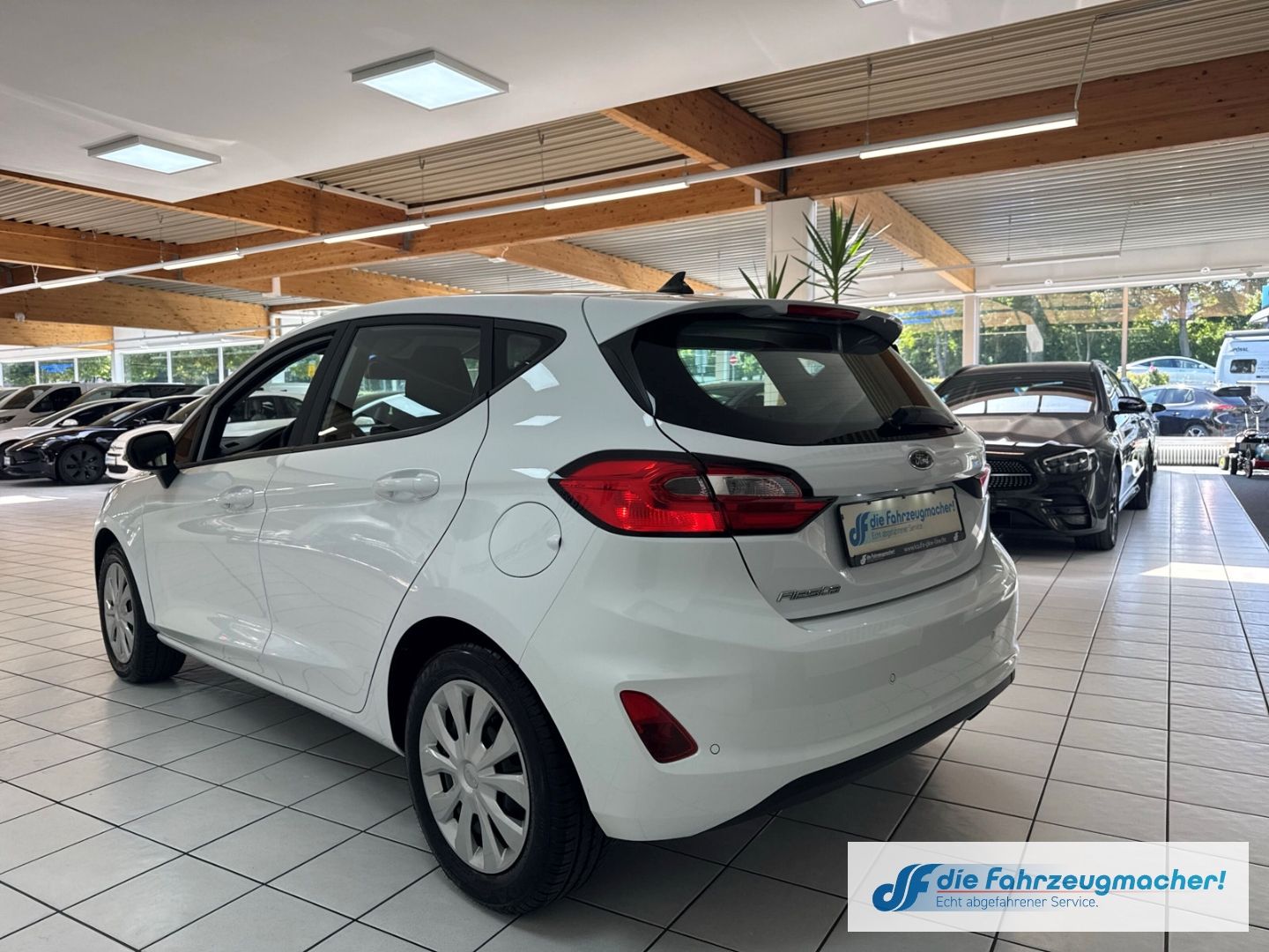 Fahrzeugabbildung Ford Fiesta Cool & Connect 1.0 EcoBoost EU6d Navi LED