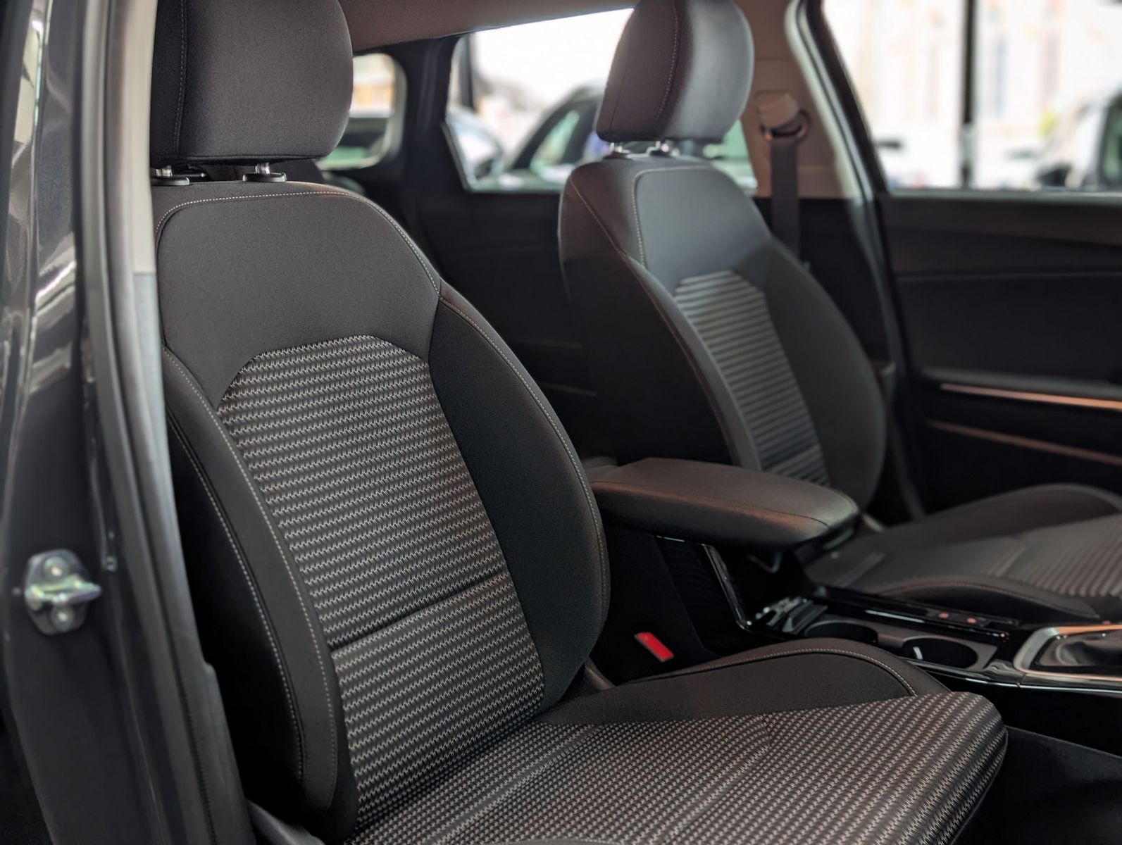 Fahrzeugabbildung Kia cee'd Sportswagon 1.5 Spirit SCC JBL KAM 7J Gar.