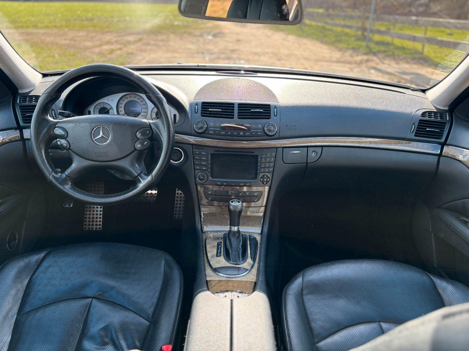 Mercedes-Benz E320 2006 — photo 6