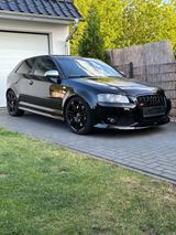 Audi S3 2.0 TFSI Navi,Alcantara,4 x SH, Glasdach uvm. - Audi S3 aus 2007 mit Benzin-Antrieb: Limousine