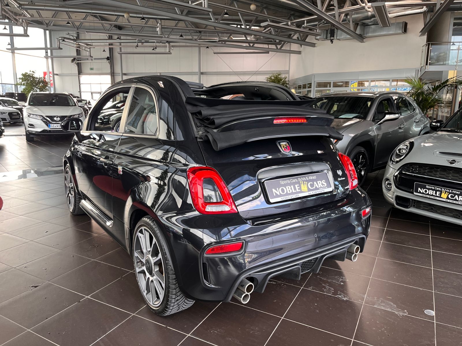 Fahrzeugabbildung Abarth 695C Cabrio KLIMA NAV BEATS LEDER
