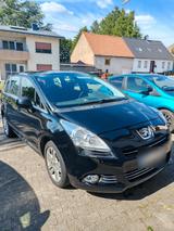 Peugeot 5008 1.6 HDI 7 Sitzer - Peugeot 5008 mit Diesel-Antrieb: Kleinbus, 1.6