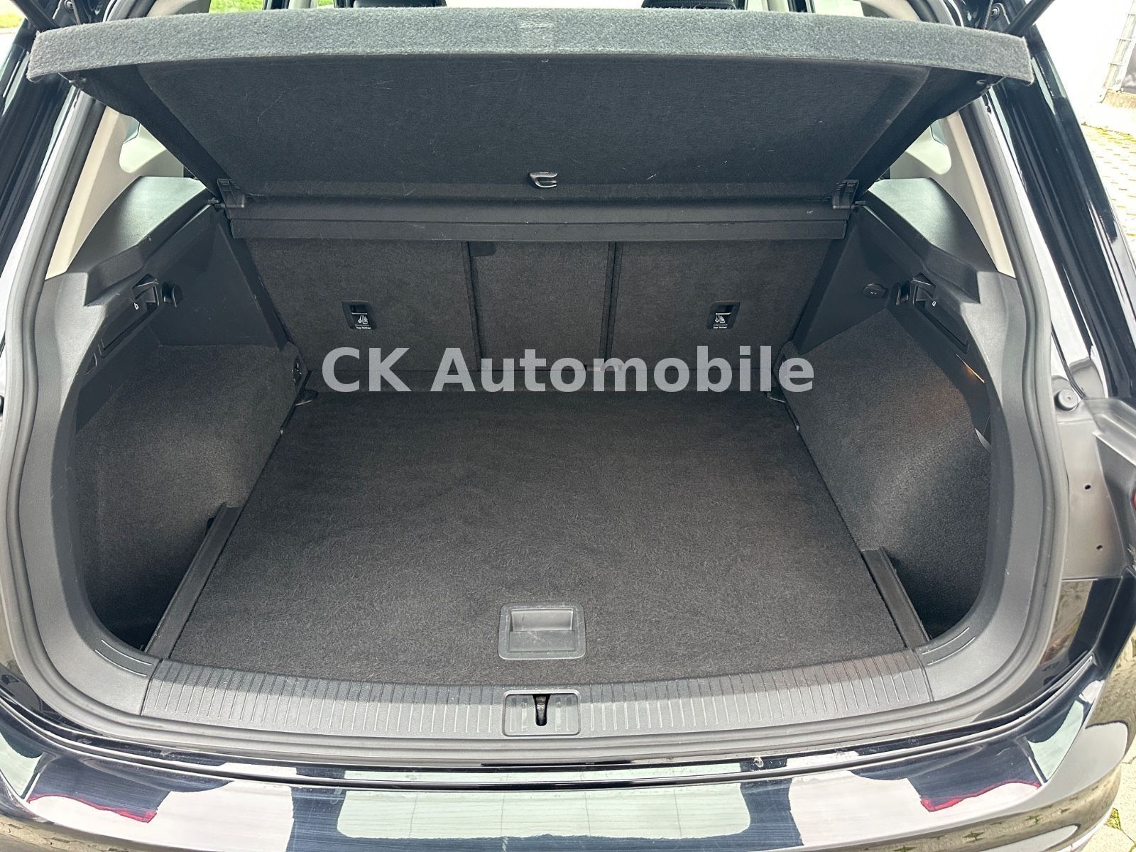 Fahrzeugabbildung Volkswagen Tiguan 2.0TDI Highline BMT 4Motion/DSG/Navi/LED