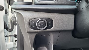 Fahrzeugabbildung Ford Transit Custom Kombi 340 L2 Trend  8 Sitzer