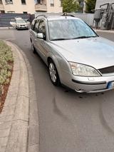 Ford Mondeo - Ford Mondeo aus 2002: Kombi