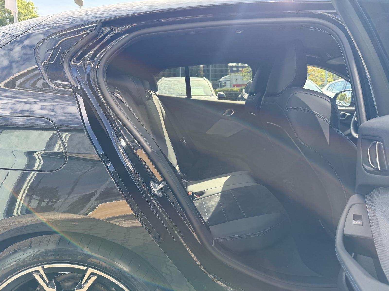 BMW 120d M Sport //HeadUp IconicGlow Stop&Go