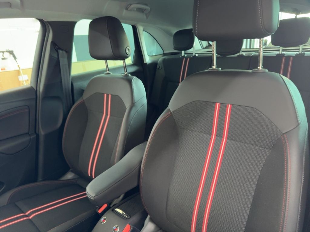 Fahrzeugabbildung Opel Crossland GS AUTOMATIK  RÜCKFAHRK.  KEYLESS