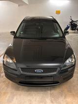 Ford Focus Turnier | TÜV 10/2027 | Fahrber... - Ford Focus aus 2006: Turnier