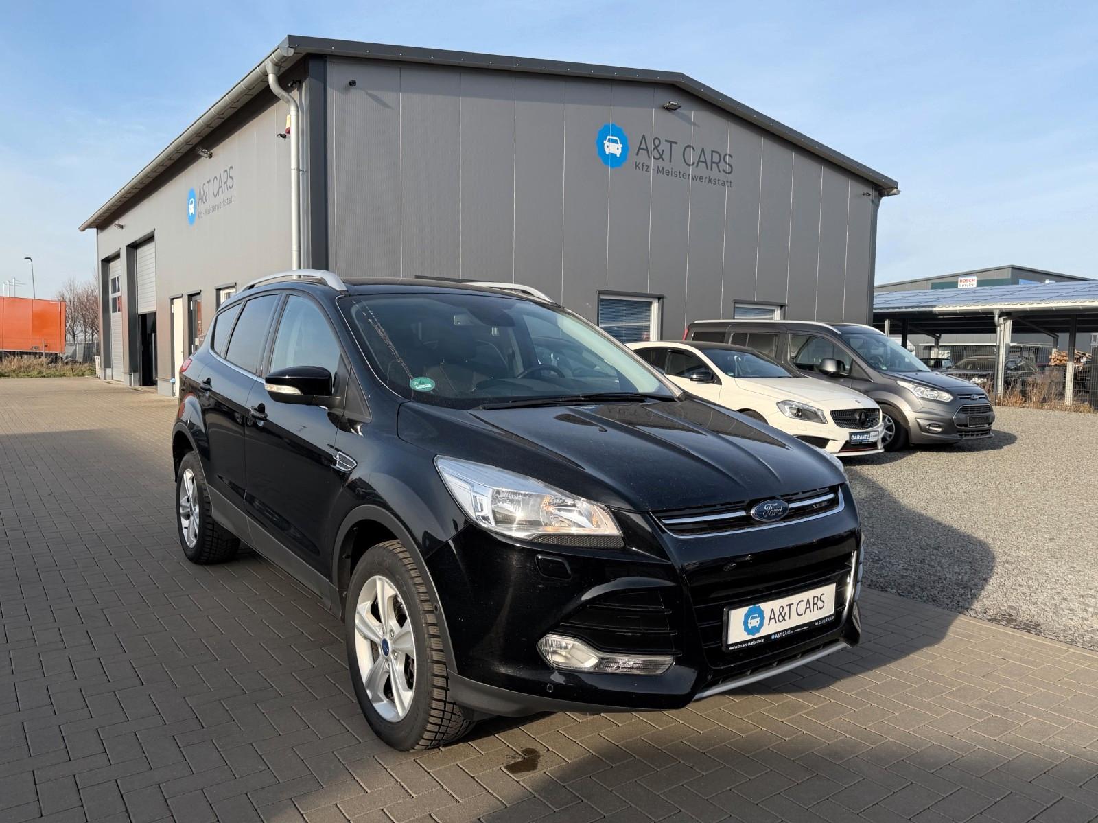 Ford Kuga Titanium/AHK/4x4/NAVI/Teilleder/Sitzheizung