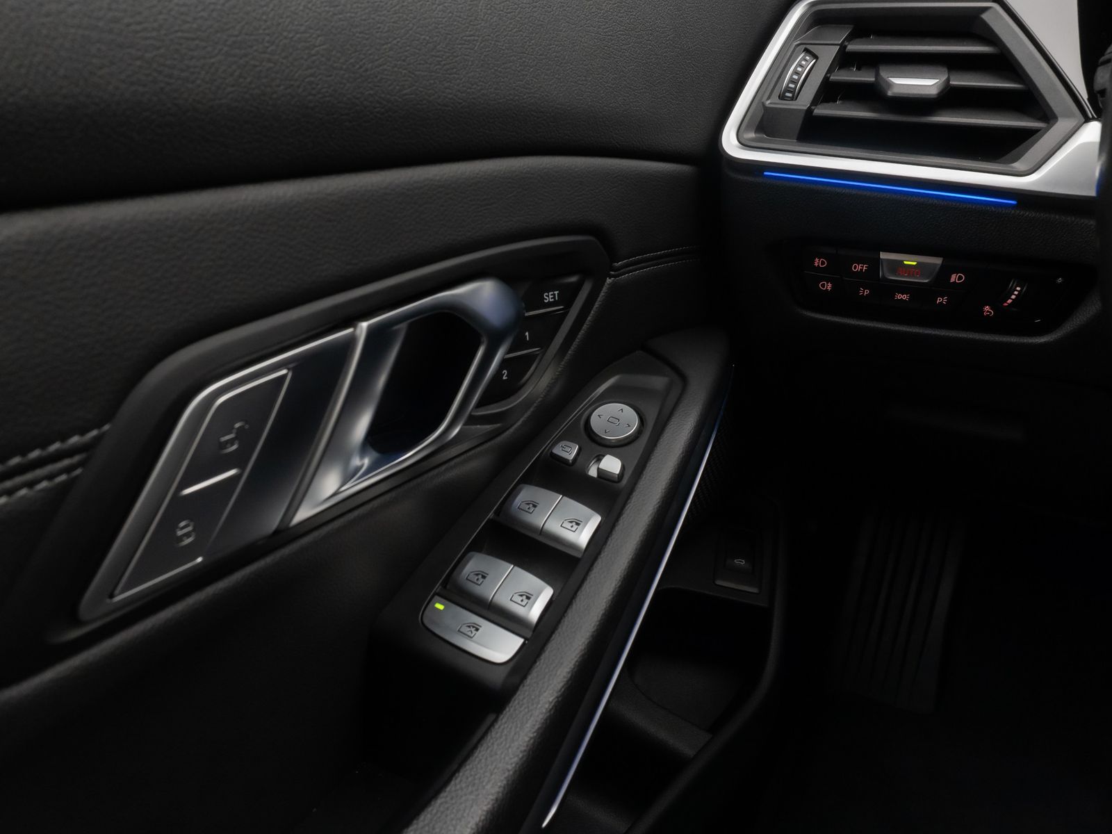 Fahrzeugabbildung BMW 320d Sport Line Kamera Laser HUD DAB HiFi Komfor