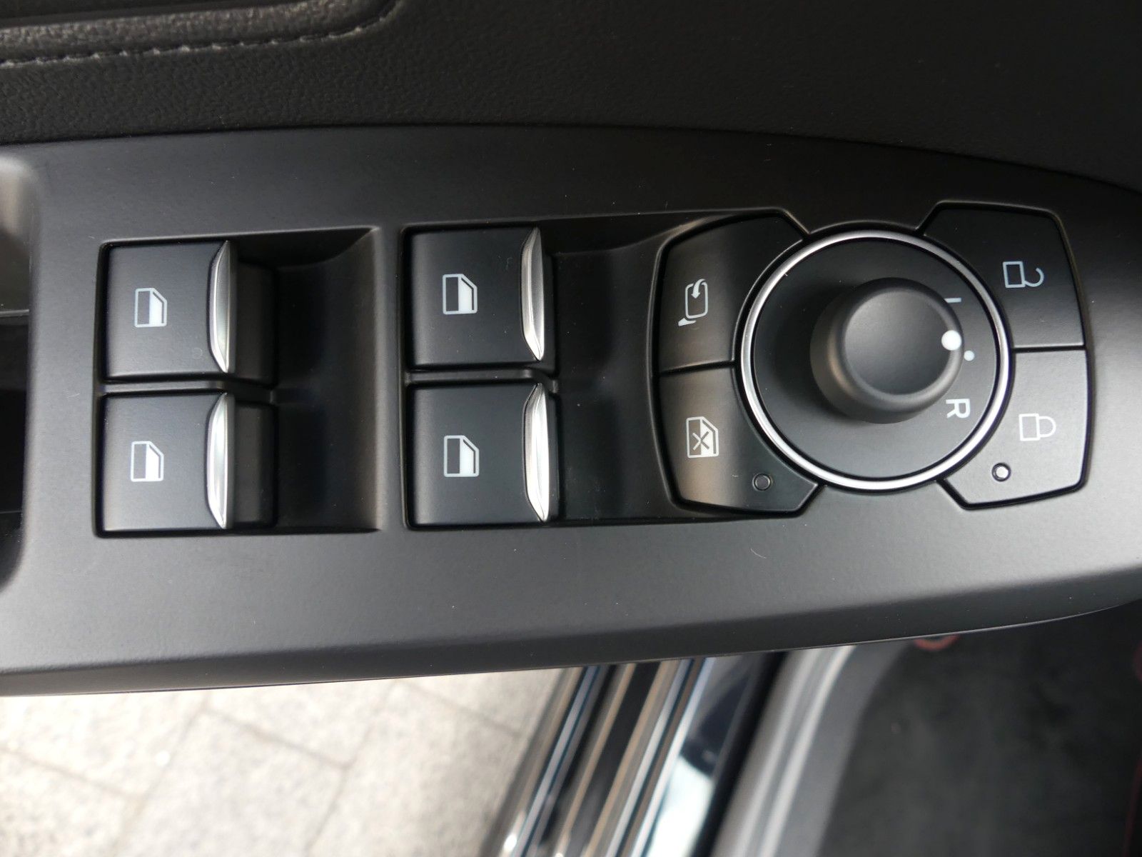 Fahrzeugabbildung Ford Focus Turnier ST-Line X