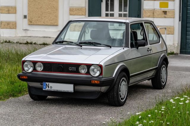 Volkswagen Golf I GTI Pirelli