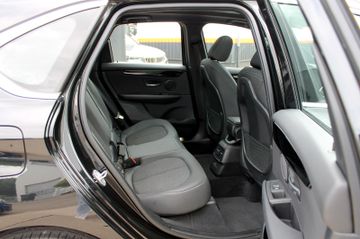 Fahrzeugabbildung BMW 218i Active T. Sport-Line Steptr. Navi Pano Hifi