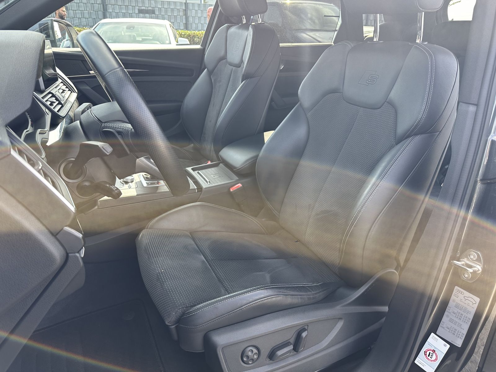 Fahrzeugabbildung Audi Q5 50 TFSI e Quattro S-Line NAV+LED+LUFTFAHRWERK