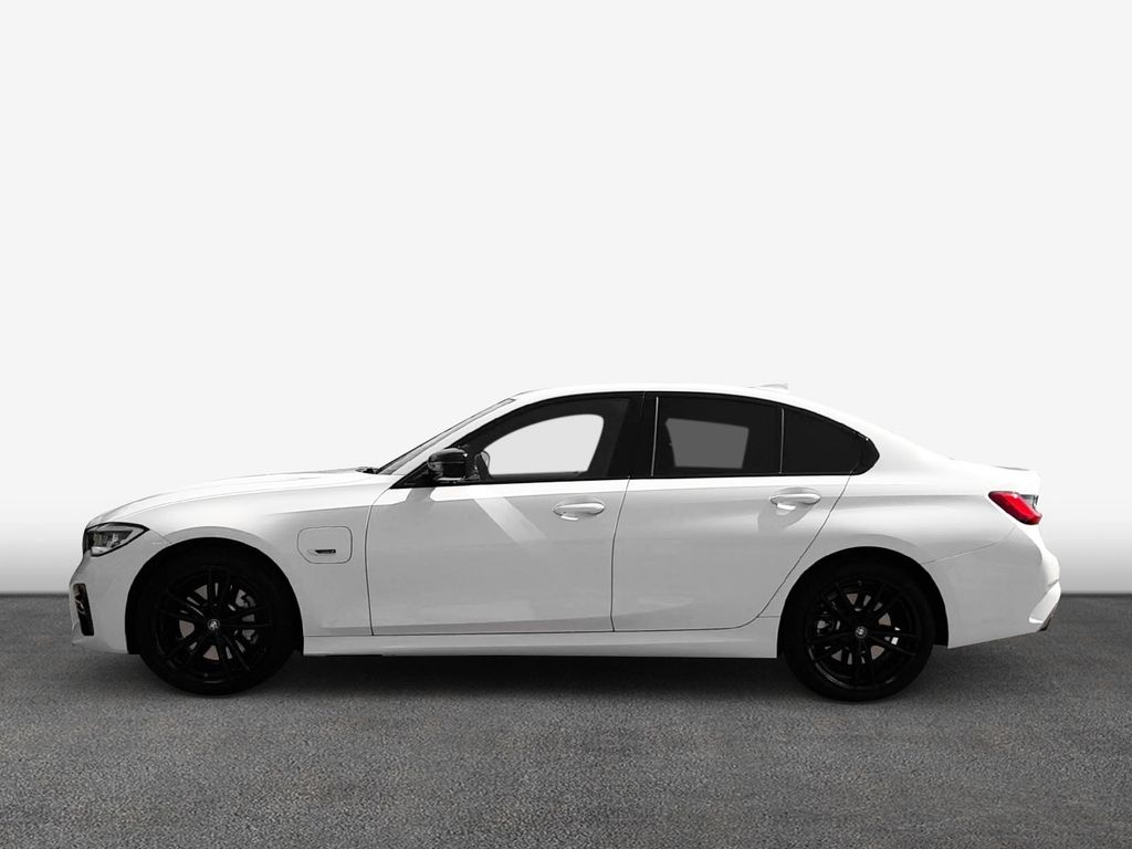 BMW 330 e M Sport Head-Up DAB AHK uvm.