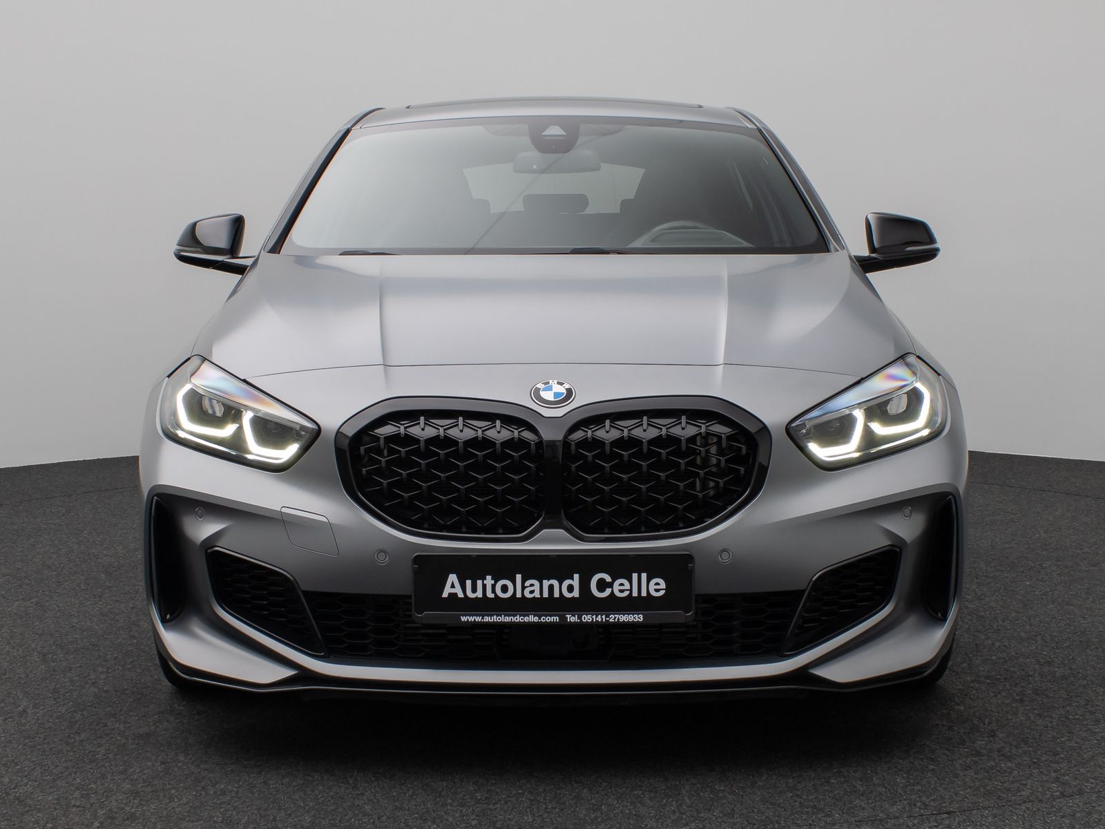 Fahrzeugabbildung BMW M135i xD Panorama Kamera HUD DAB H/K Komfort 18"