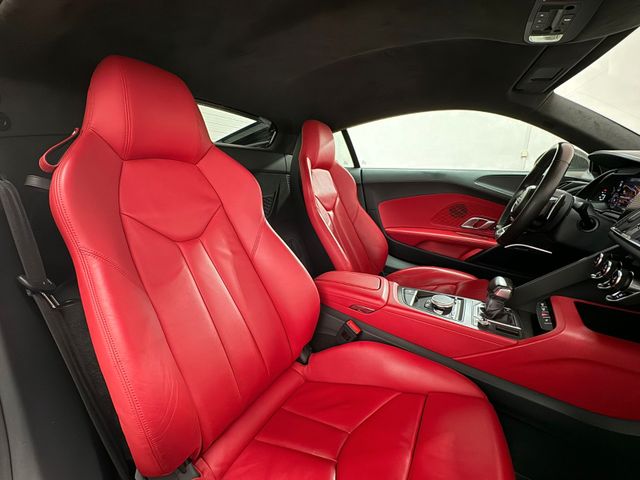 Audi R8*Coupe*5.2 FSI V10 Plus*Quattro* Keramik*B&O*