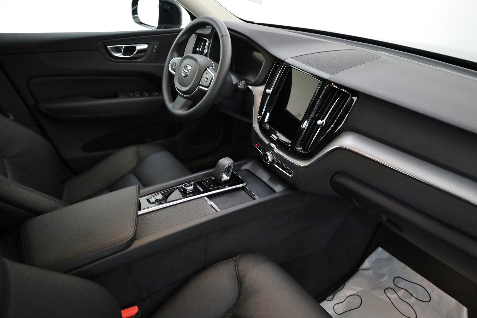 Fahrzeugabbildung Volvo XC60 T6 Recharge  AWD Leder,Navi,LED,Auto Pilot