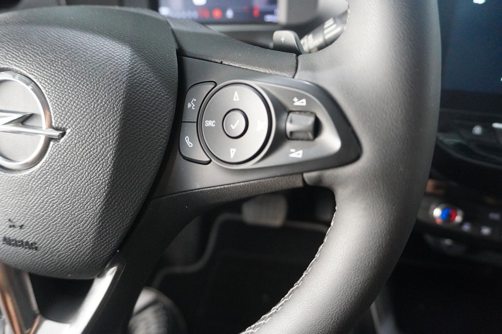 Fahrzeugabbildung Opel Corsa F 1.2T ELEGANCE NAVI/LED/SPORT/VIRTU./DAB+